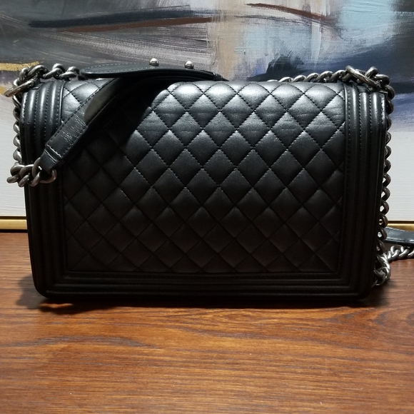 Traded Chanel Boy Bag New Medium Lambskin - Picture 11 of 16